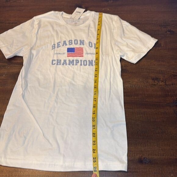 NWT- season of champions – football – women’s T-shirt – size x-small - Picture 5 of 6